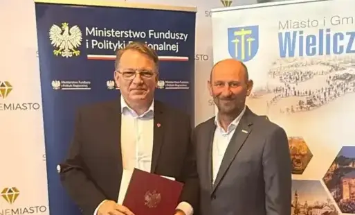 Zdjęcie podpisanie umowy